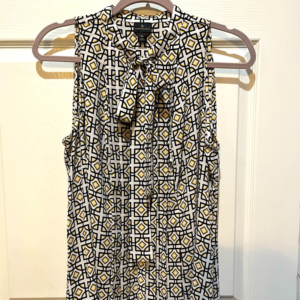 Worthington sleeveless blouse